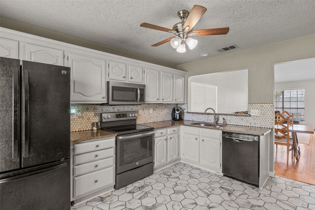 2701 Deer Creek Court, Garland, TX 75040