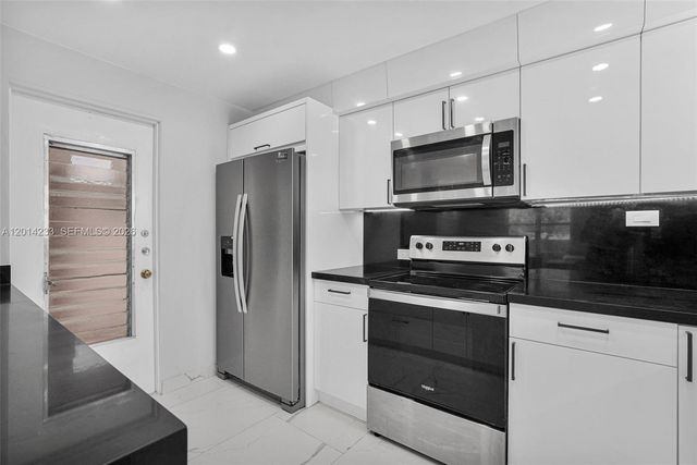 1075 93rd Street 207, Bay Harbor Islands, FL 33154