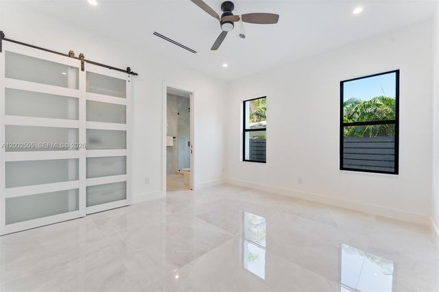 1122 NE 10th Ave B, Fort Lauderdale, FL 33304