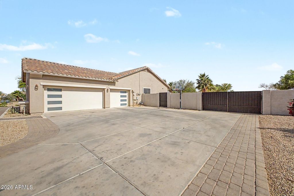 14389 W BECKER Lane, Surprise, AZ 85379 — photo 5