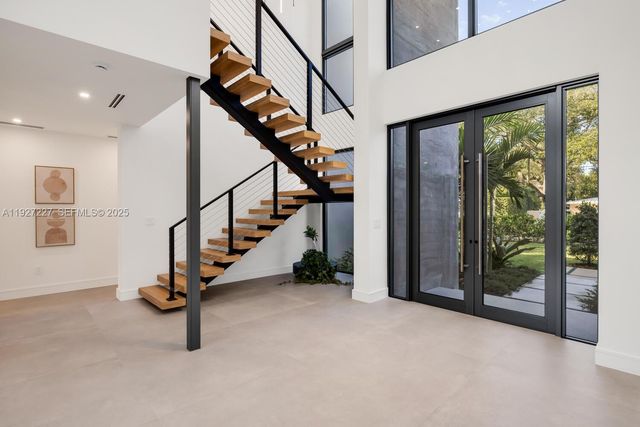 11143 NE 8th Ave, Biscayne Park, FL 33161