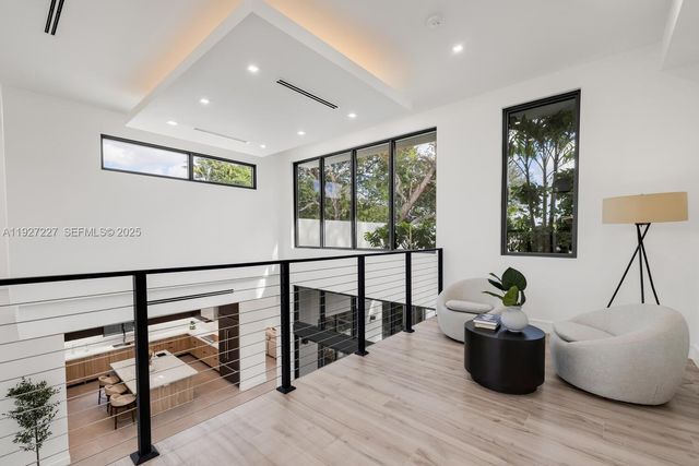 11143 NE 8th Ave, Biscayne Park, FL 33161