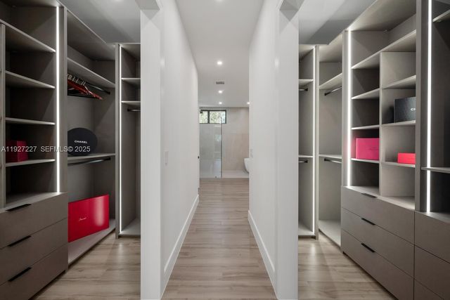 11143 NE 8th Ave, Biscayne Park, FL 33161