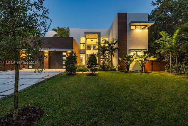 11143 NE 8th Ave, Biscayne Park, FL 33161