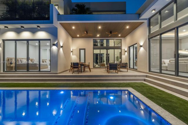 11143 NE 8th Ave, Biscayne Park, FL 33161