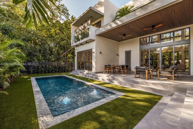 11143 NE 8th Ave, Biscayne Park, FL 33161