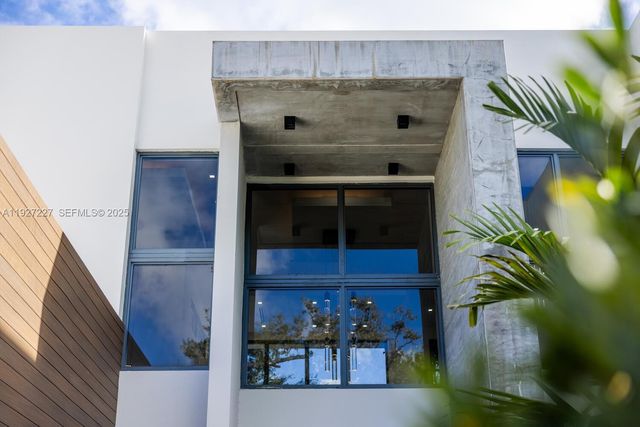 11143 NE 8th Ave, Biscayne Park, FL 33161