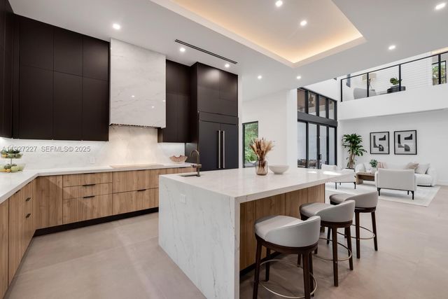 11143 NE 8th Ave, Biscayne Park, FL 33161