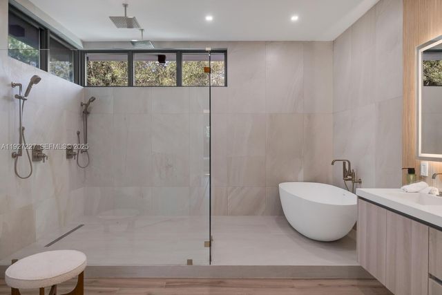 11143 NE 8th Ave, Biscayne Park, FL 33161