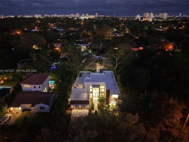 11143 NE 8th Ave, Biscayne Park, FL 33161