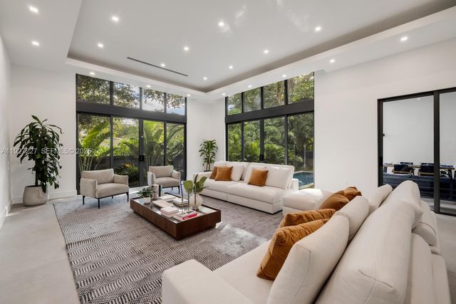 11143 NE 8th Ave, Biscayne Park, FL 33161