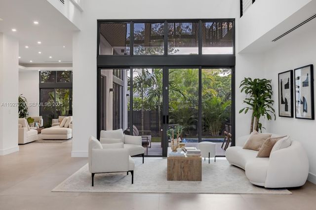 11143 NE 8th Ave, Biscayne Park, FL 33161