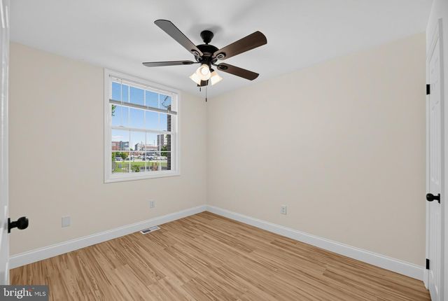 203 STEVENS CT, Camden, NJ 08103