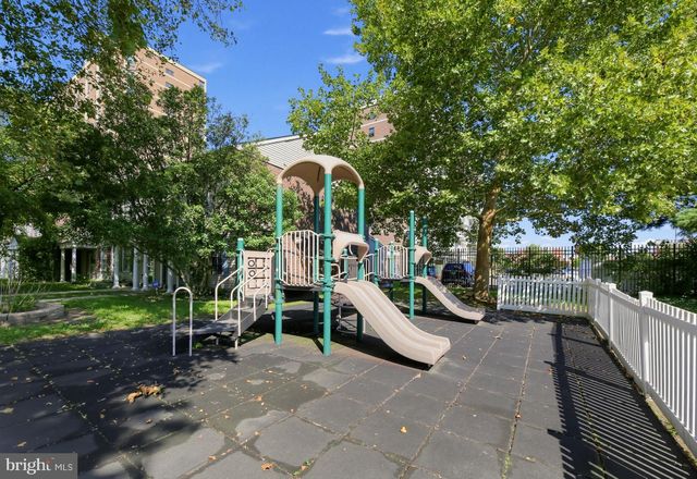 203 STEVENS CT, Camden, NJ 08103