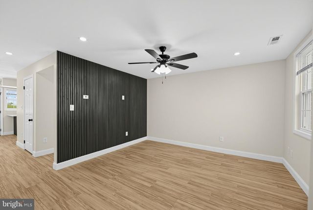 203 STEVENS CT, Camden, NJ 08103