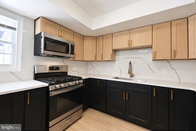 203 STEVENS CT, Camden, NJ 08103