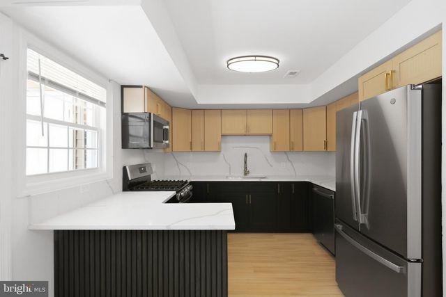 203 STEVENS CT, Camden, NJ 08103