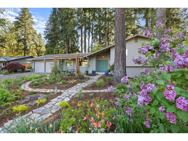 1386 Se 37TH Ave, Hillsboro, OR 97123