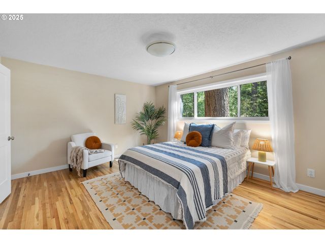 1386 Se 37TH Ave, Hillsboro, OR 97123