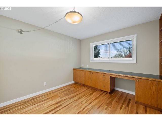 1386 Se 37TH Ave, Hillsboro, OR 97123