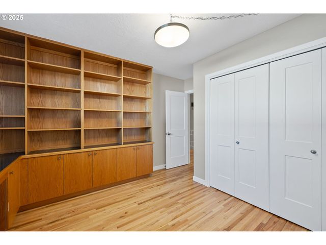 1386 Se 37TH Ave, Hillsboro, OR 97123