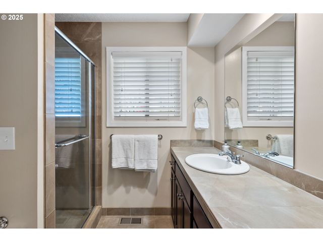 1386 Se 37TH Ave, Hillsboro, OR 97123