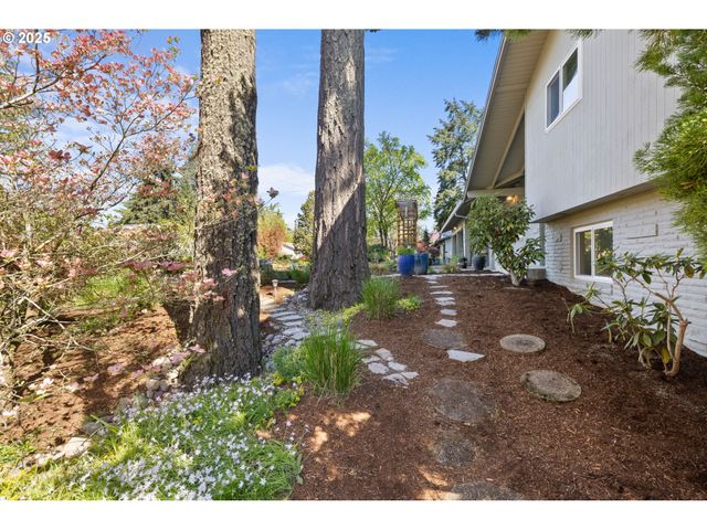 1386 Se 37TH Ave, Hillsboro, OR 97123