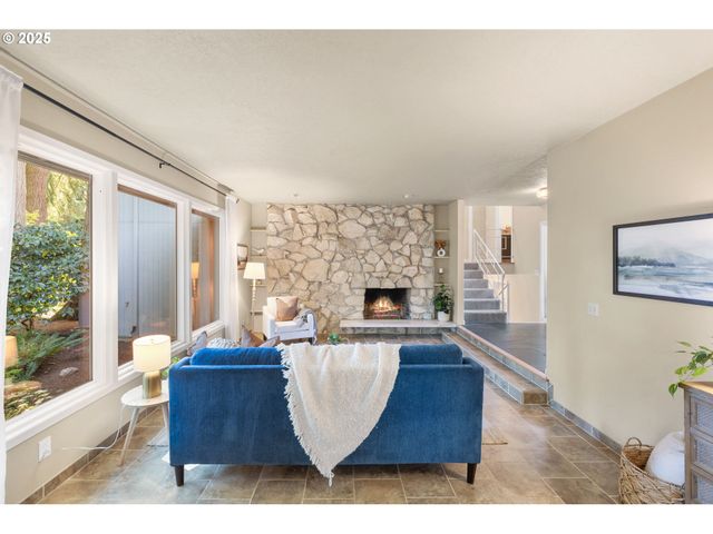 1386 Se 37TH Ave, Hillsboro, OR 97123