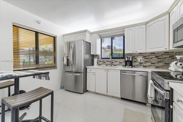 16273 Laurel Drive 7, Weston, FL 33326
