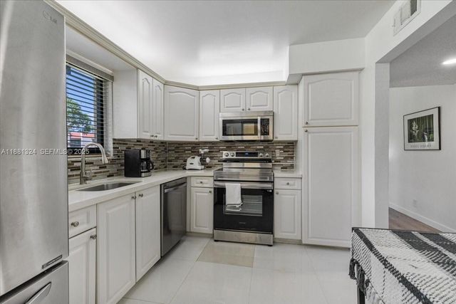 16273 Laurel Drive 7, Weston, FL 33326