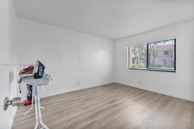 16273 Laurel Drive 7, Weston, FL 33326