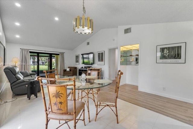 16273 Laurel Drive 7, Weston, FL 33326