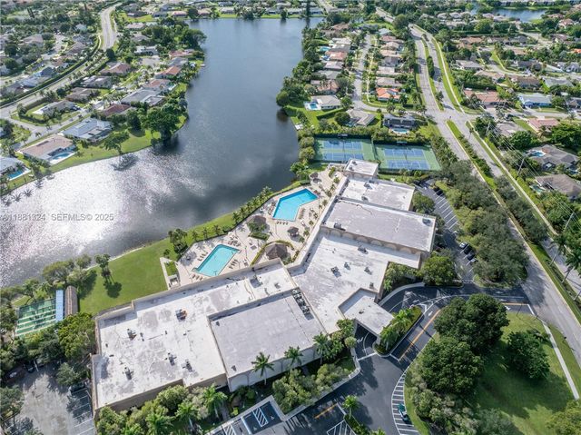 16273 Laurel Drive 7, Weston, FL 33326
