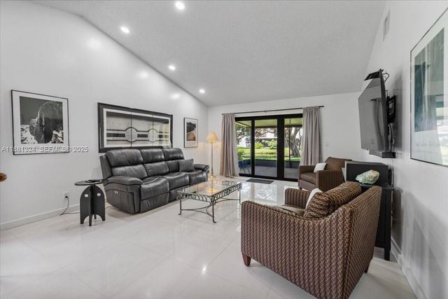 16273 Laurel Drive 7, Weston, FL 33326