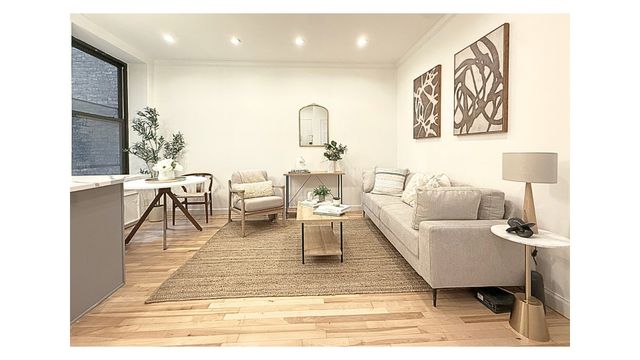 112 W 72nd St Apt 6F, New York City, NY 10023