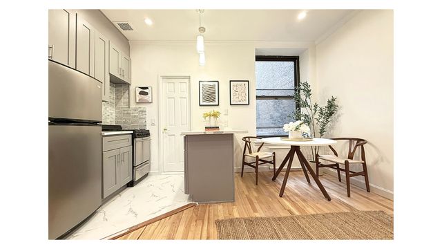 112 W 72nd St Apt 6F, New York City, NY 10023