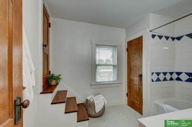 614 N 47 Street, Omaha, NE 68132