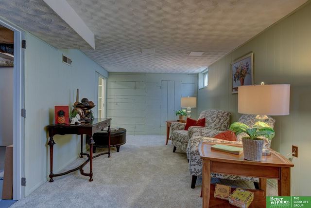 614 N 47 Street, Omaha, NE 68132