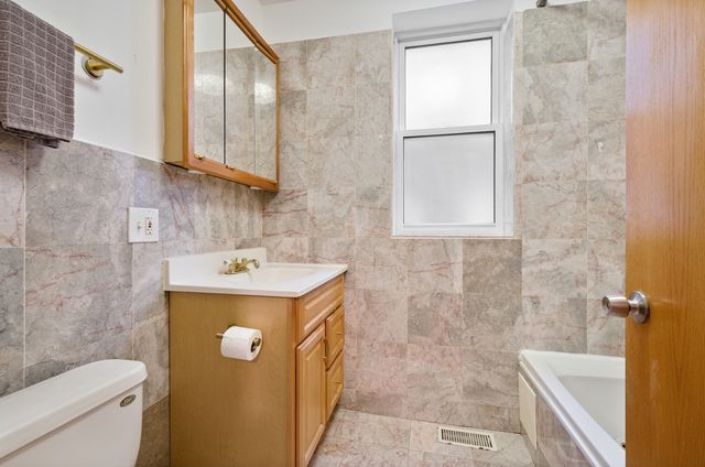 4910 N Spaulding Avenue 1E, Chicago, IL 60625