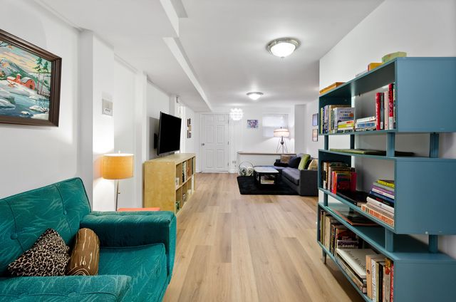 4910 N Spaulding Avenue 1E, Chicago, IL 60625