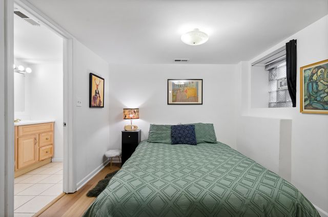 4910 N Spaulding Avenue 1E, Chicago, IL 60625