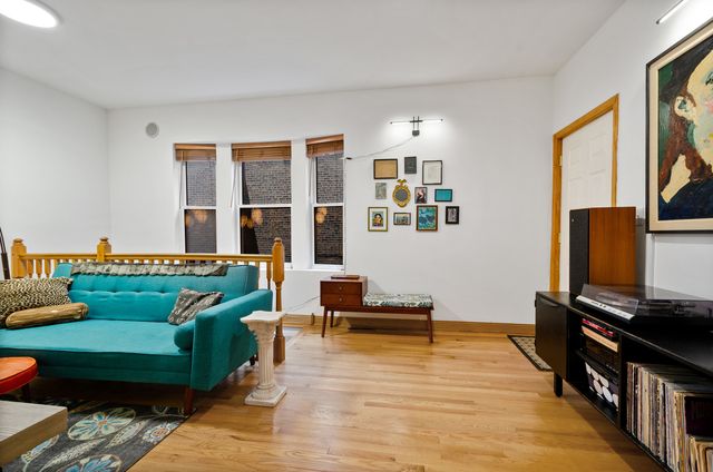 4910 N Spaulding Avenue 1E, Chicago, IL 60625