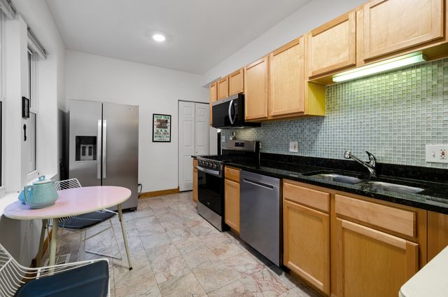 4910 N Spaulding Avenue 1E, Chicago, IL 60625