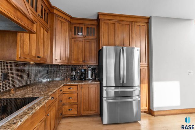 9005 E Torrey Pine Cir, Sioux Falls, SD 57110