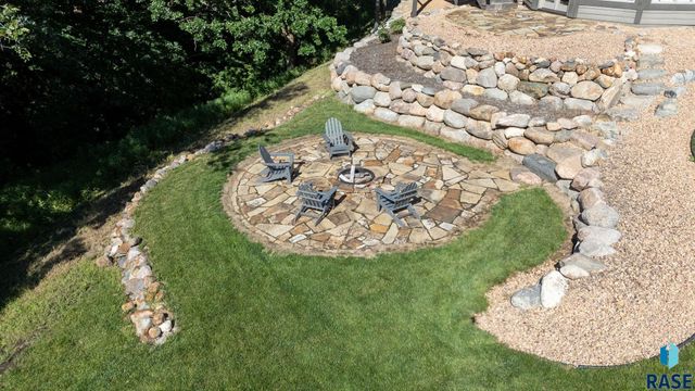9005 E Torrey Pine Cir, Sioux Falls, SD 57110
