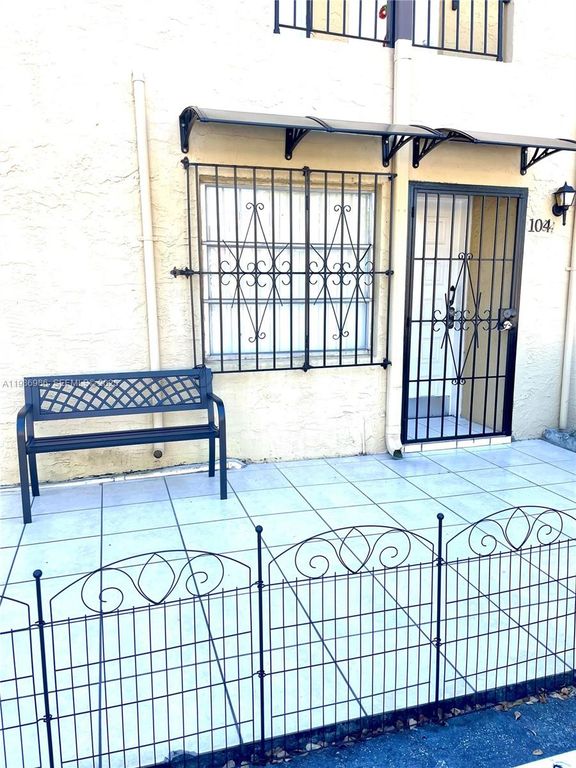 245 NW 109th Ave 104, Miami, FL 33172