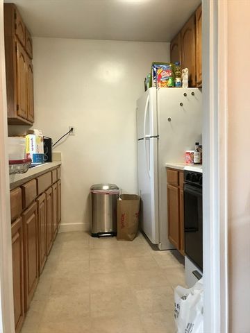 76 Euston Rd 10, Boston, MA 02135