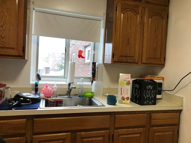 76 Euston Rd 10, Boston, MA 02135