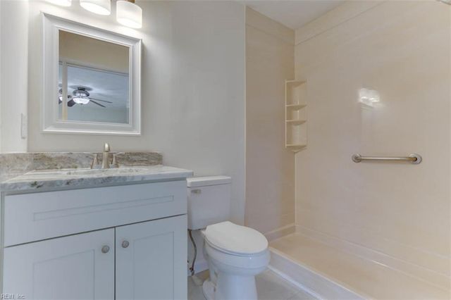 6881 Michael LN, Hayes, VA 23072