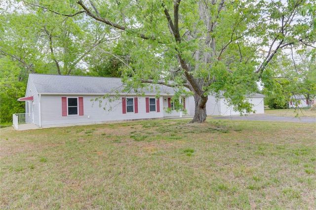 6881 Michael LN, Hayes, VA 23072